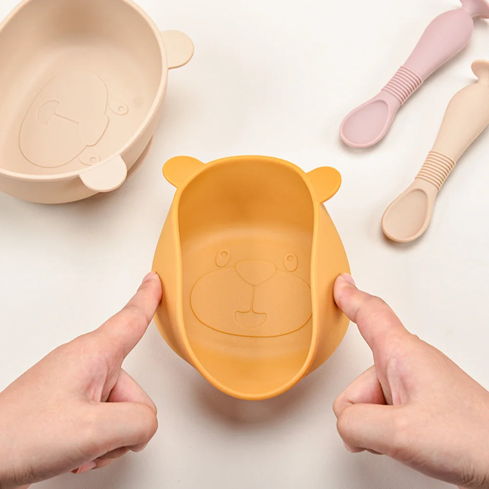 Vaisselle bébé Bearbowl™ : La solution antidérapante pour des repas sereins